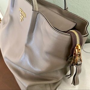 🤍 PRADA Glace Calf City Argilla Leather Large Tote